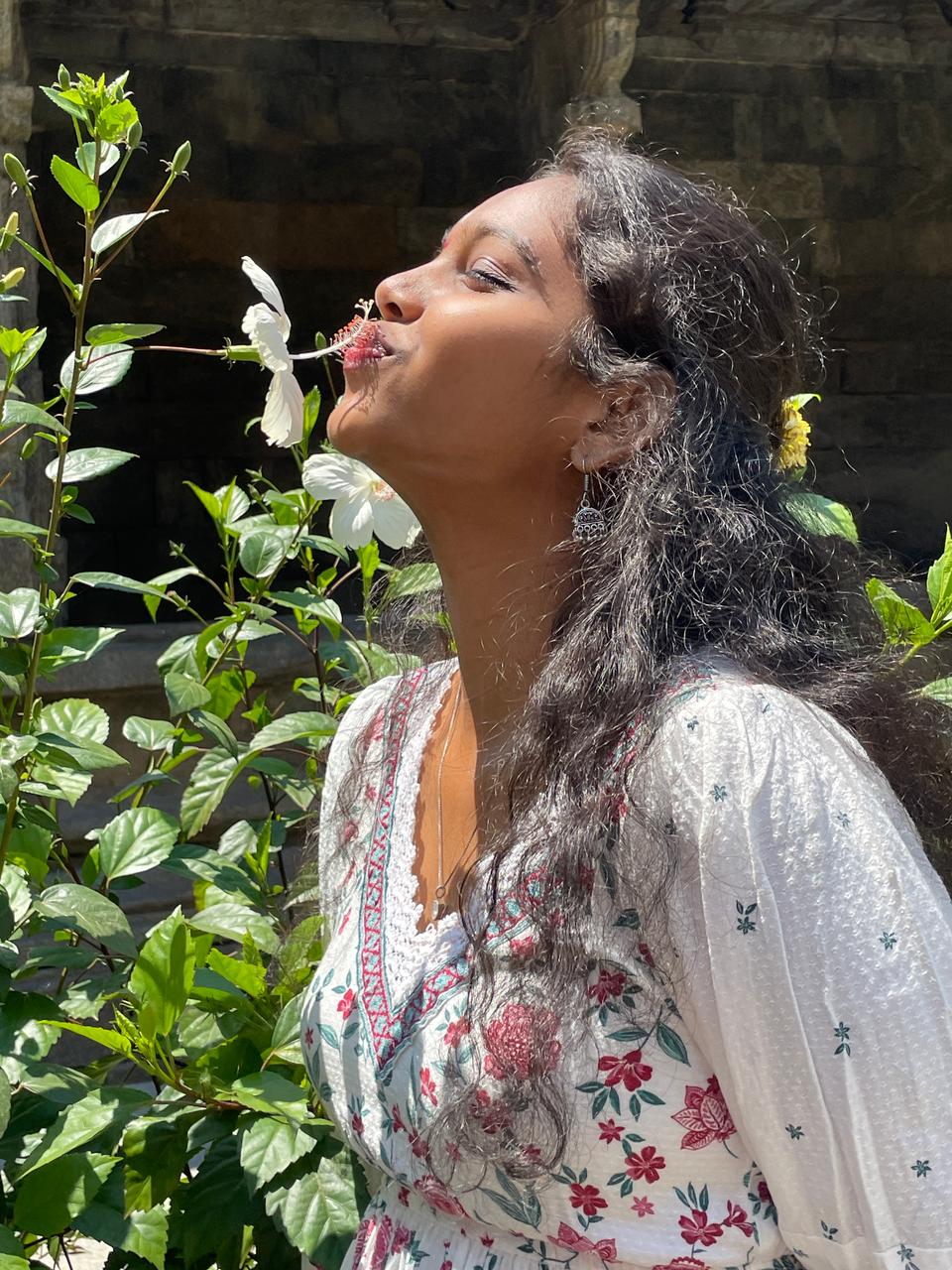 Chennai Kissing Flower