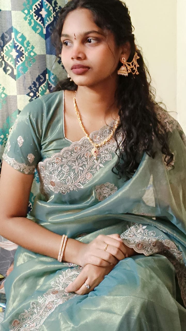 Gorgeous in Green Saree 1